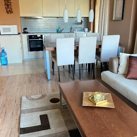 за гости свети трифон Apartment Pamporovo